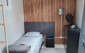 dormitorio 01 privativo a 2 km de alphaville
